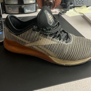 Reebok Nano. Gently used. Never worn out of the gym. Size 10, make an offer